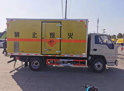 蓟州爆破器材运输车工人安全操作规范与智能技术保障